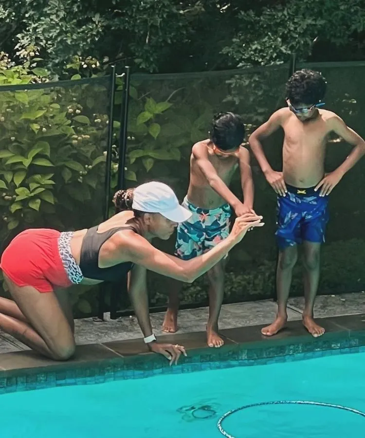 DMV swim programs for kids